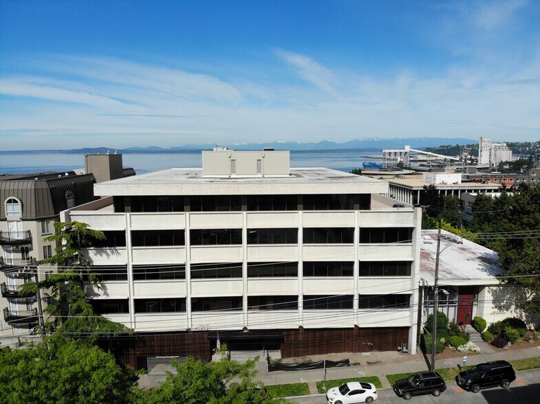 221 1st Ave W, Seattle, WA à louer - Photo du bâtiment - Image 2 de 13
