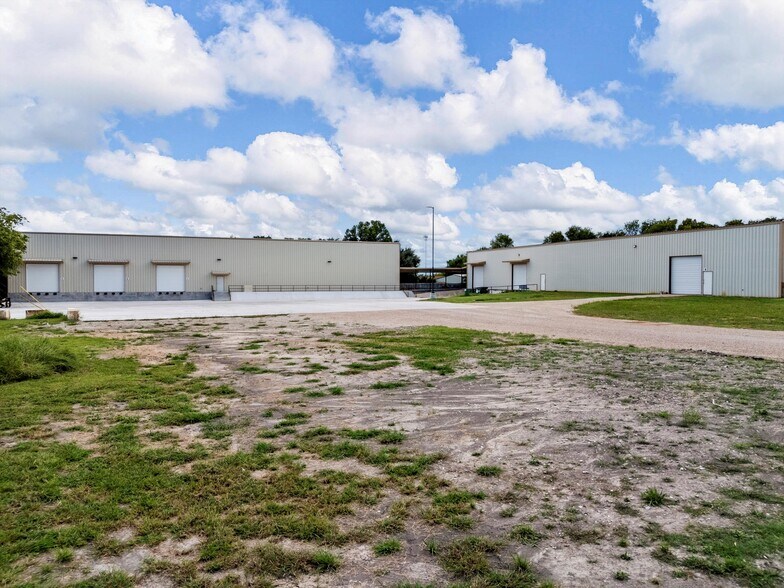 1009 S Robinson Dr, Robinson, TX à vendre - Photo du bâtiment - Image 2 de 8