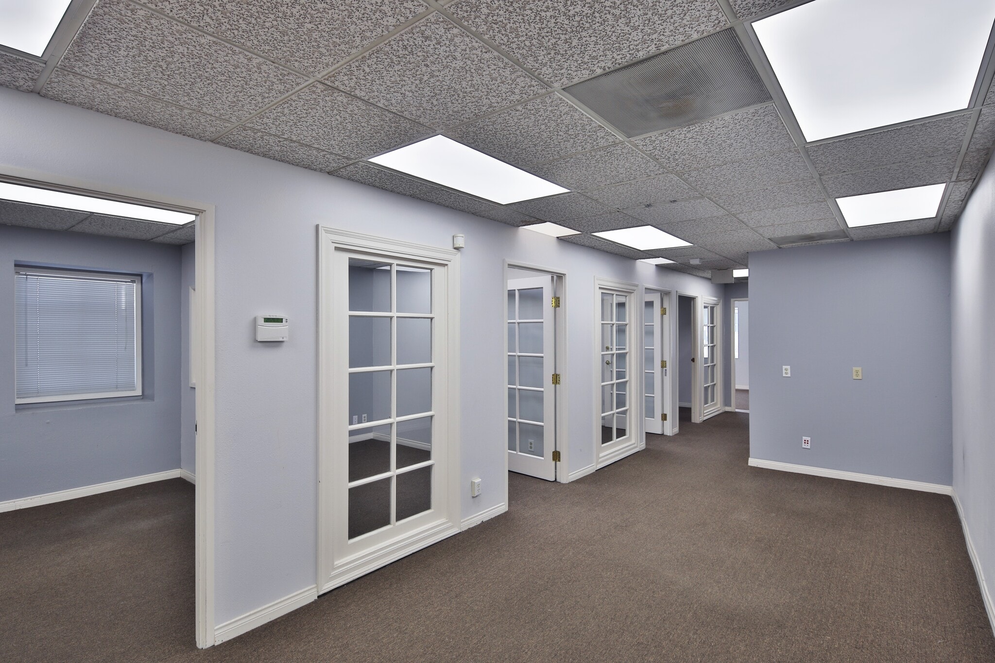 20969 Ventura Blvd, Woodland Hills, CA for lease Interior Photo- Image 1 of 3