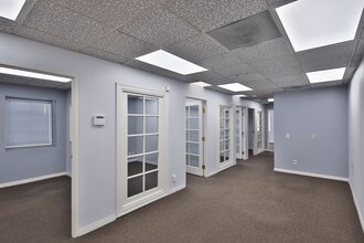 20969 Ventura Blvd, Woodland Hills, CA for lease Interior Photo- Image 1 of 3