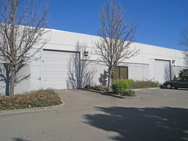 5570 Skylane Blvd, Santa Rosa, CA à louer - Photo du bâtiment - Image 3 de 18