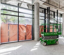 856 Dundas St W, Toronto, ON for lease Interior Photo- Image 2 of 5