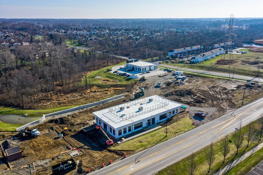 5334 Warner Rd, Columbus, OH à louer - Photo du bâtiment - Image 3 de 13