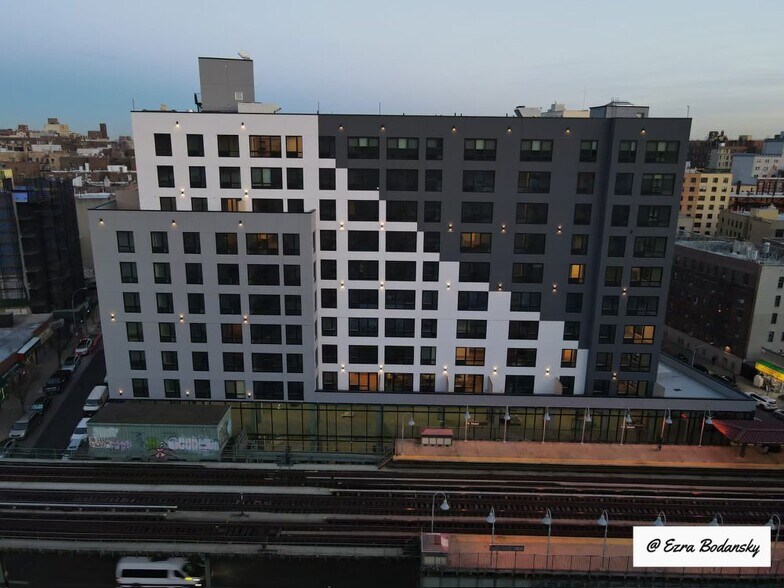 1850 Jerome Ave, Bronx, NY à louer - Photo du bâtiment - Image 3 de 25