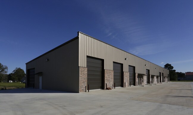 Plus de détails pour 310 W Eastbank Dr, Gonzales, LA - Industriel à louer