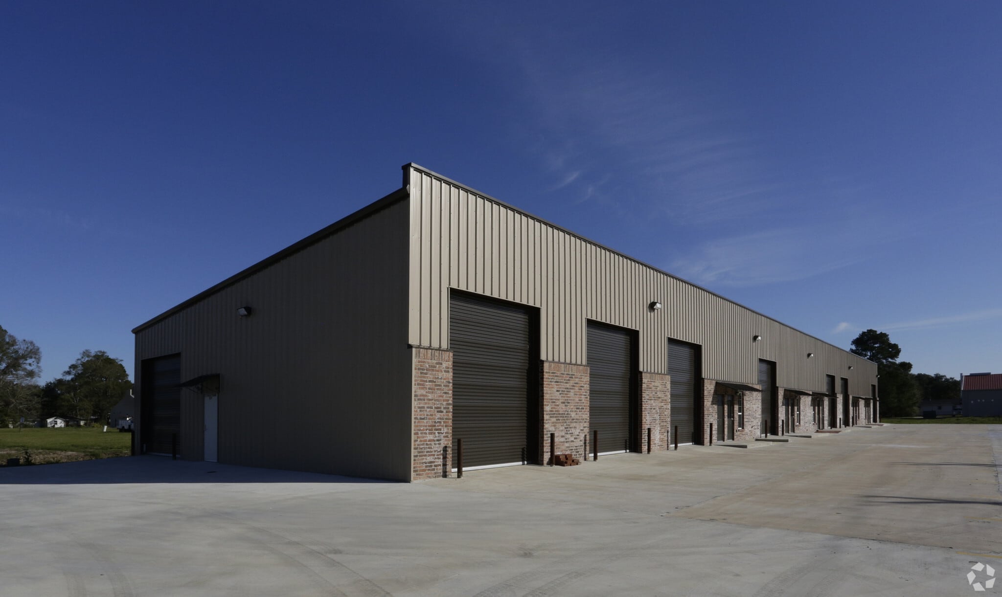 310 W Eastbank Dr, Gonzales, LA for lease Primary Photo- Image 1 of 4