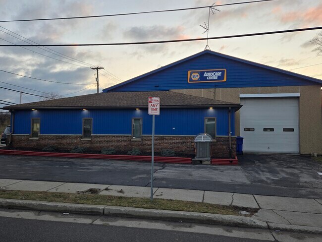 Plus de détails pour 2671 Seneca St, West Seneca, NY - Commerce de détail à vendre