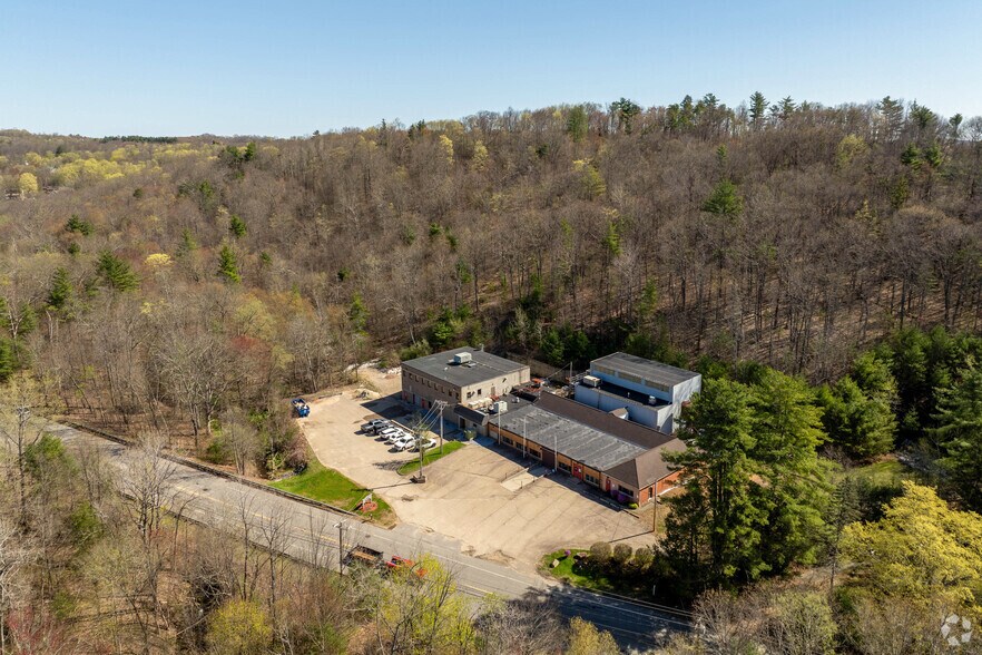 24 E Brookfield Rd, North Brookfield, MA à vendre - Aérien - Image 2 de 12