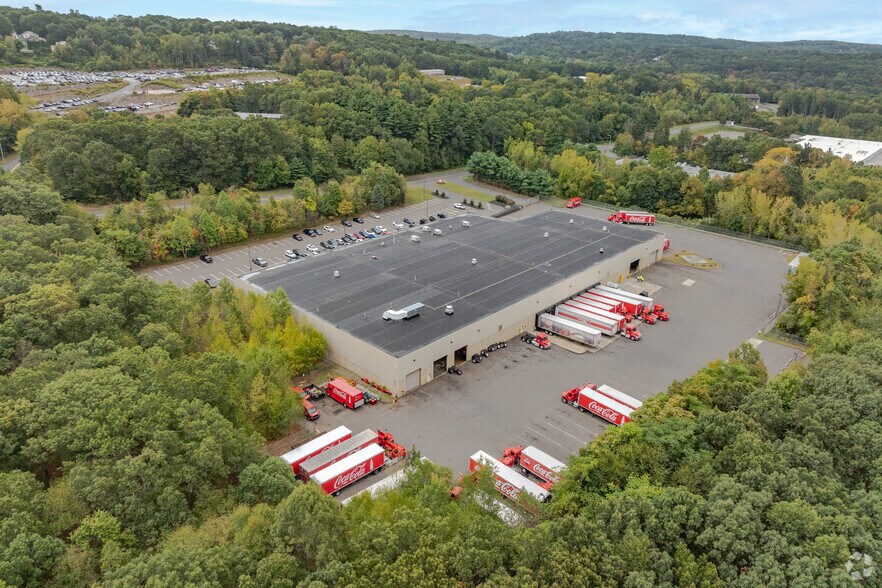 80 Rado Dr, Naugatuck, CT à louer - Aérien - Image 3 de 5