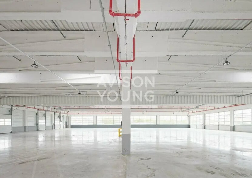 Flex in Gennevilliers for lease - Interior Photo - Image 1 of 5