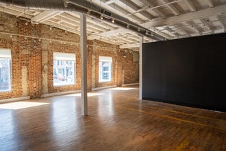 434 Houston St, Nashville, TN for lease Interior Photo- Image 1 of 4