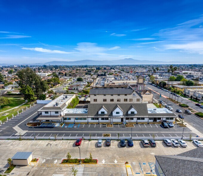 8291-8295 Westminster Blvd, Westminster, CA à louer - Photo du bâtiment - Image 3 de 29