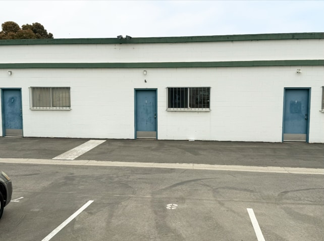 2261 Palma Dr, Ventura, CA for sale - Building Photo - Image 2 of 8