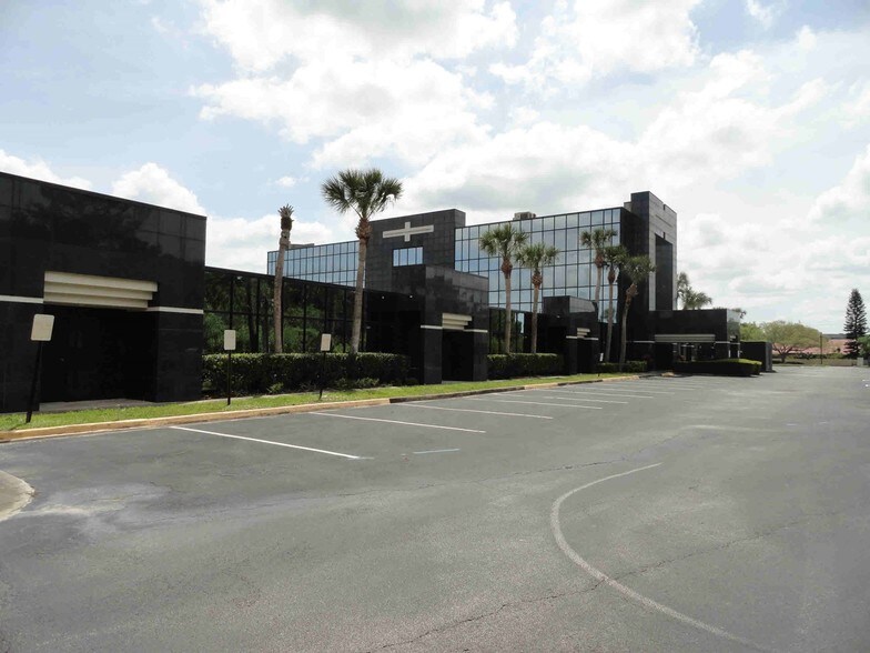 5200 Babcock St NE, Palm Bay, FL à louer - Photo du bâtiment - Image 2 de 7