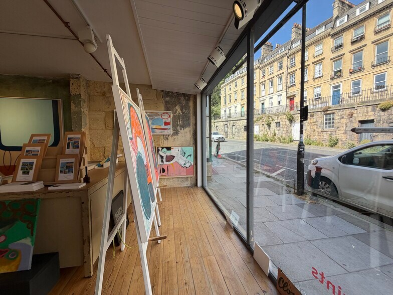 1-5 Cleveland Ter, Bath à vendre - Photo du bâtiment - Image 3 de 5