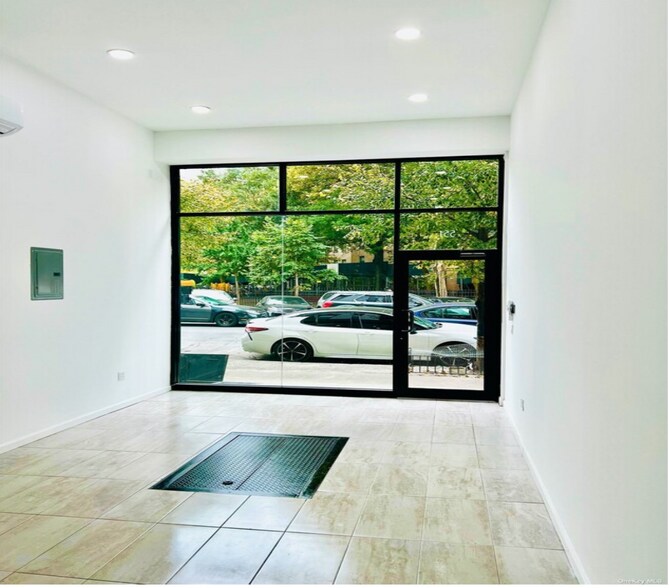 557 E 137th St, Bronx, NY à louer - Photo du bâtiment - Image 2 de 9