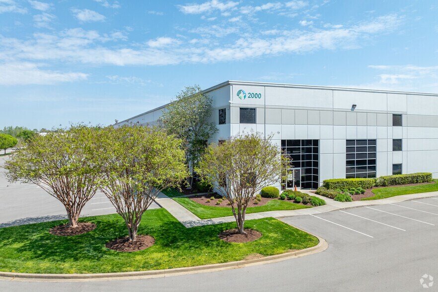 2000-2098 Midway Ln, Smyrna, TN à louer - Photo principale - Image 1 de 5