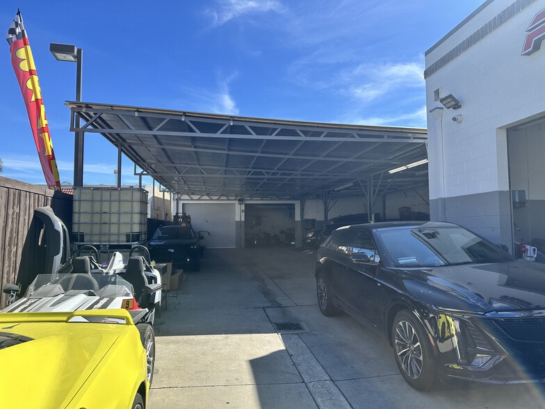 188 N Daisy Ave, Pasadena, CA à vendre - Photo du bâtiment - Image 2 de 20