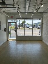 1560-1576 NE 16th Pl, Miami, FL for lease Interior Photo- Image 2 of 10
