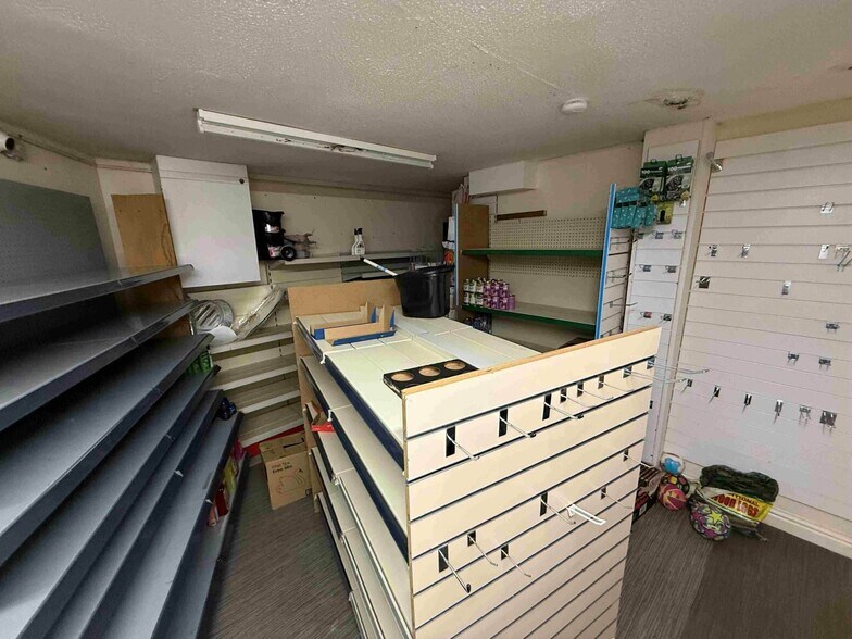 4 Chapel St, Forsbrook for lease - Interior Photo - Image 2 of 5