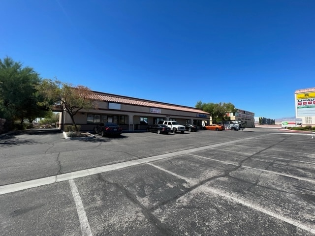 3011 W Lake Mead Blvd, North Las Vegas, NV for lease - Building Photo - Image 2 of 11