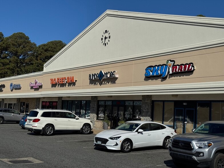 2740-2762 Virginia Beach Blvd, Virginia Beach, VA for lease - Building Photo - Image 3 of 10