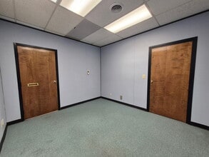 2500 W Broad St, Athens, GA for lease Interior Photo- Image 2 of 4