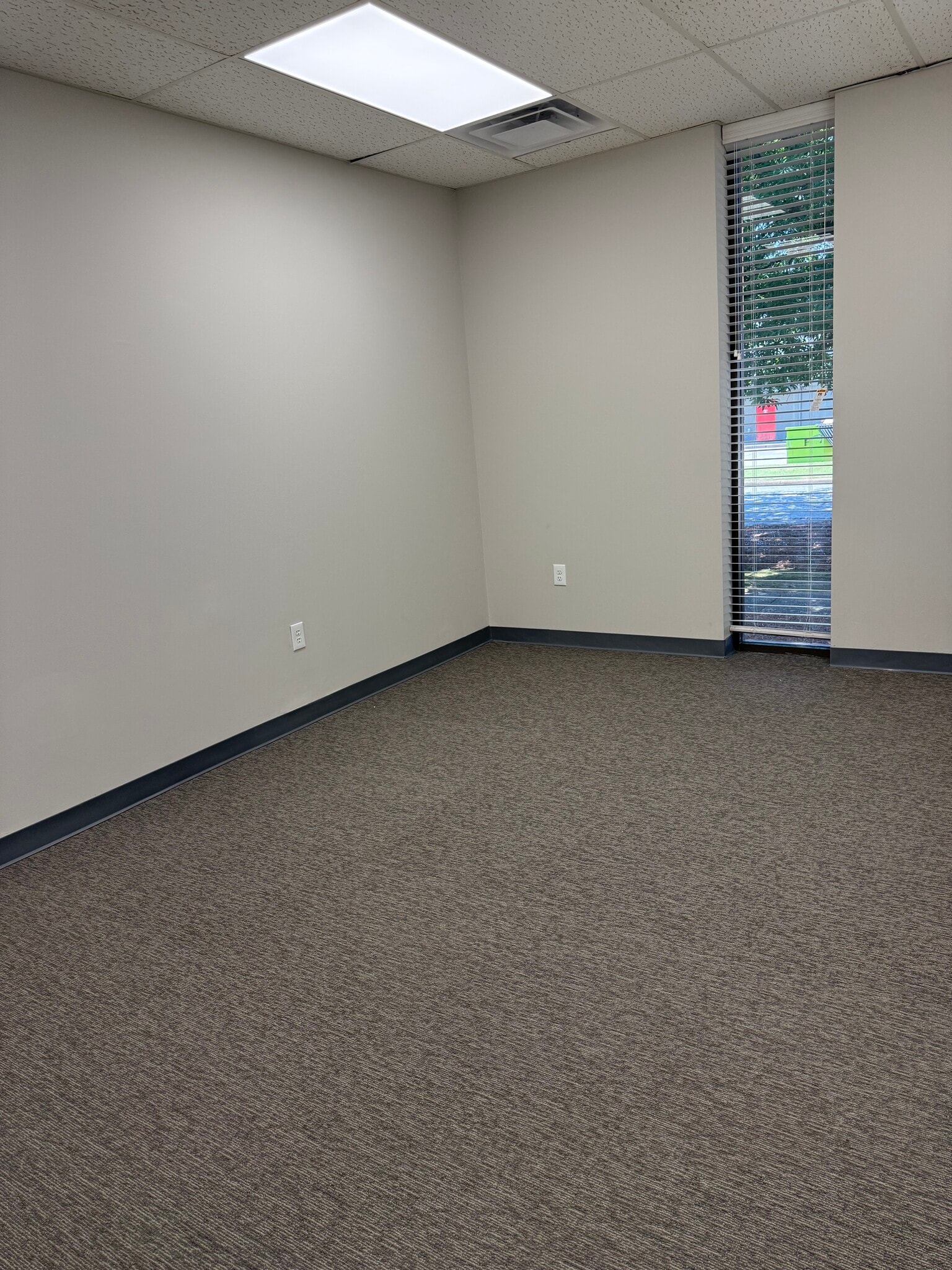 2013 Devonshire Dr, Columbus, GA for lease Interior Photo- Image 1 of 4