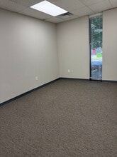 2013 Devonshire Dr, Columbus, GA for lease Interior Photo- Image 1 of 4