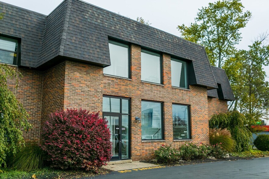 1170 Old Henderson Rd, Columbus, OH à louer - Photo du bâtiment - Image 2 de 4