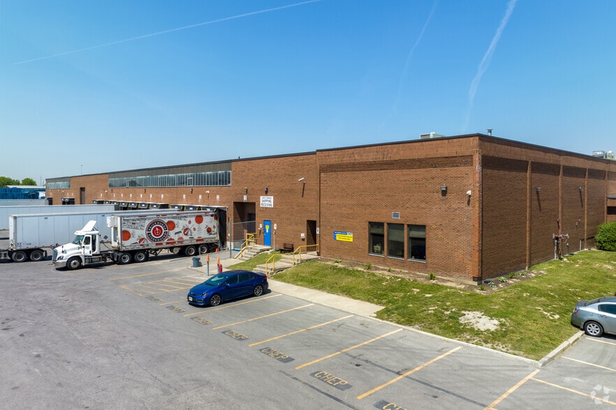 330 Humberline Dr, Toronto, ON for lease - Building Photo - Image 3 of 6