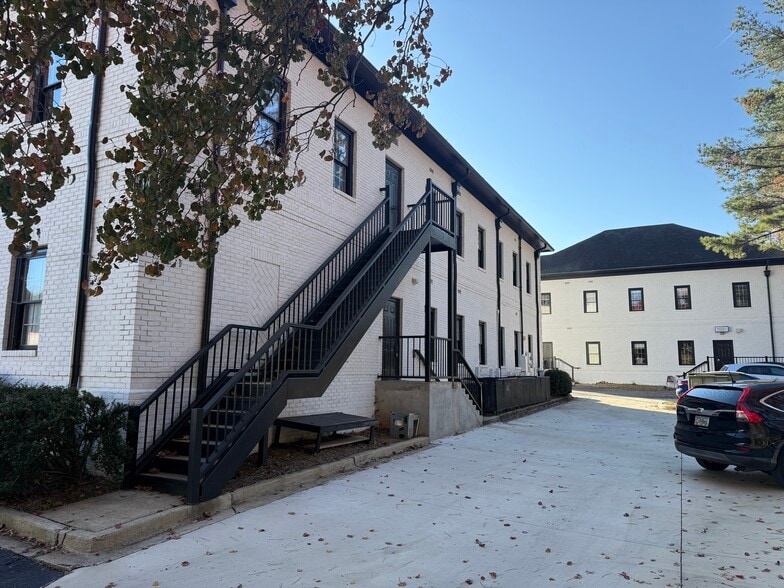 203 Woodpark Pl, Woodstock, GA for lease - Building Photo - Image 2 of 12