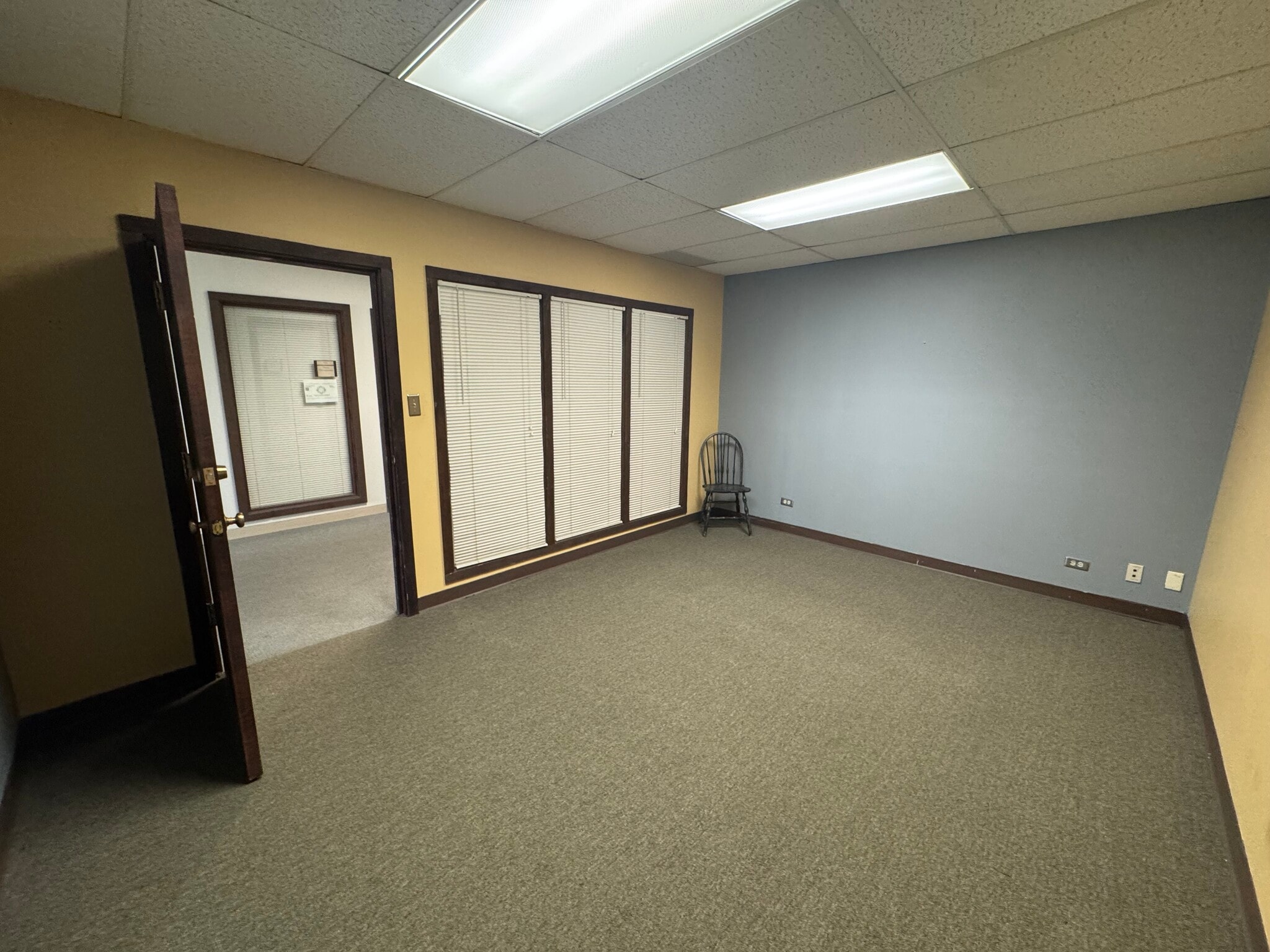 2055 S Oneida St, Denver, CO for lease Interior Photo- Image 1 of 1