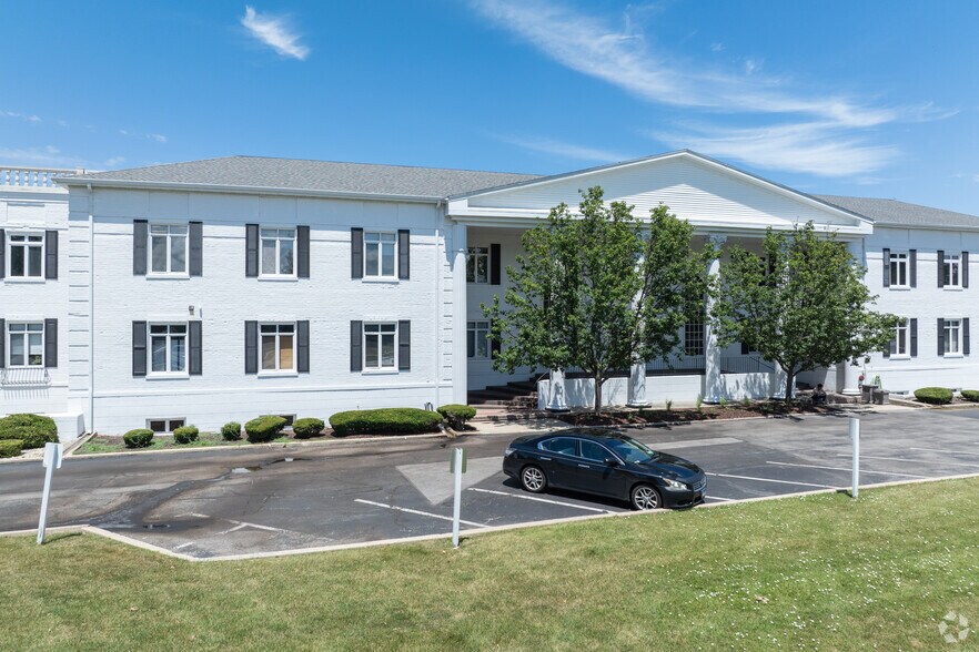 900 Jorie Blvd, Oak Brook, IL à louer - Photo du bâtiment - Image 1 de 21