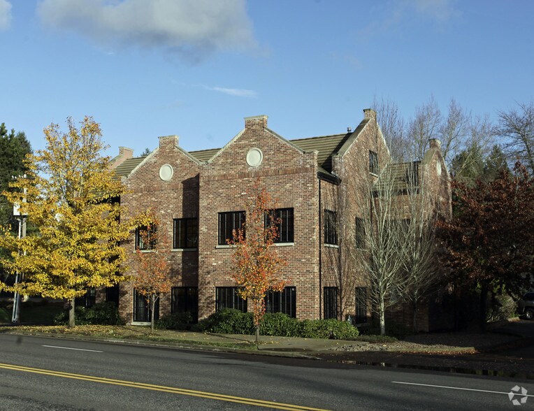 15540 SW Boones Ferry Rd, Lake Oswego, OR à louer - Photo du bâtiment - Image 2 de 9