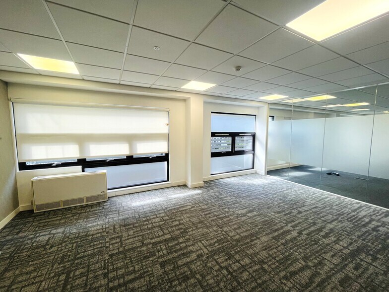 3 Addison Bridge Pl, London for lease - Building Photo - Image 3 of 61