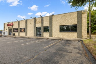 10840-10850 W 9 Mile Rd, Oak Park, MI for lease Interior Photo- Image 2 of 45