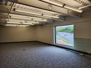 179 Bear Hill Rd, Waltham, MA for lease Interior Photo- Image 2 of 2