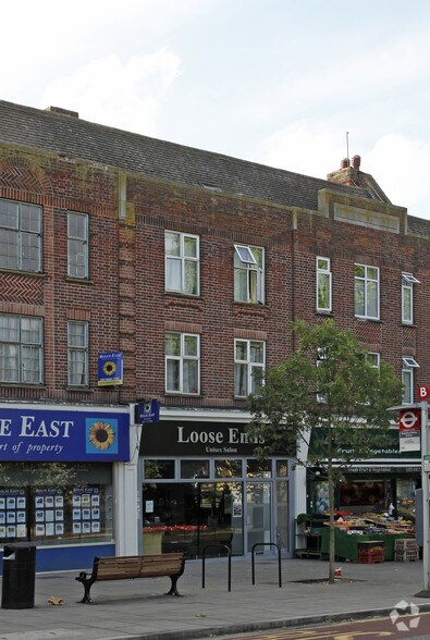 78 The Broadway, Greenford à louer - Photo du bâtiment - Image 2 de 2