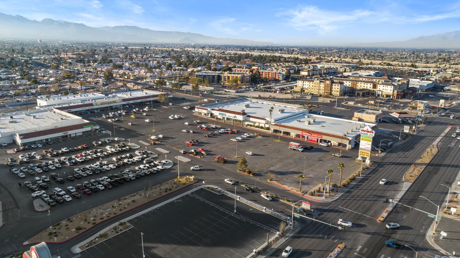 500-640 S Decatur Blvd, Las Vegas, NV for lease Primary Photo- Image 1 of 11