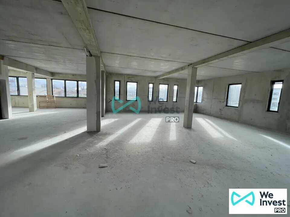 Office in Tinqueux for lease Interior Photo- Image 1 of 6