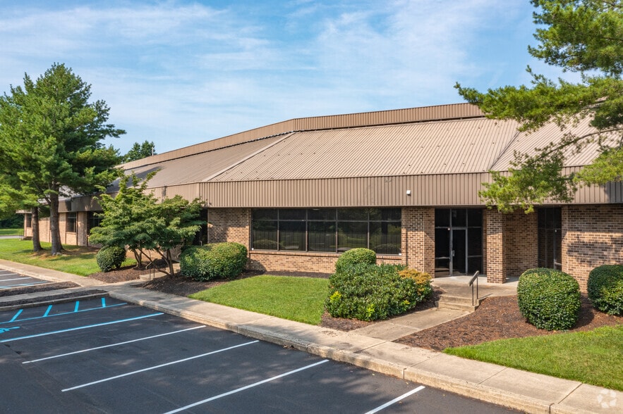 109 Lukens Dr, New Castle, DE for lease - Primary Photo - Image 1 of 5