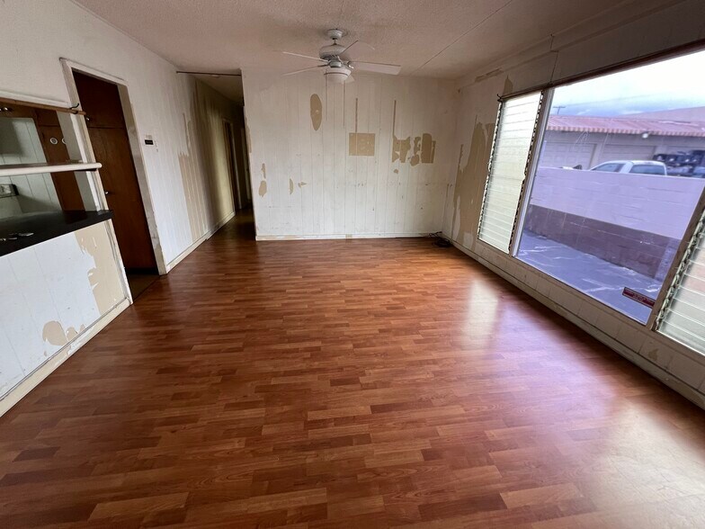 94-168 Leoleo St, Waipahu, HI à vendre - Photo intérieure - Image 2 de 9