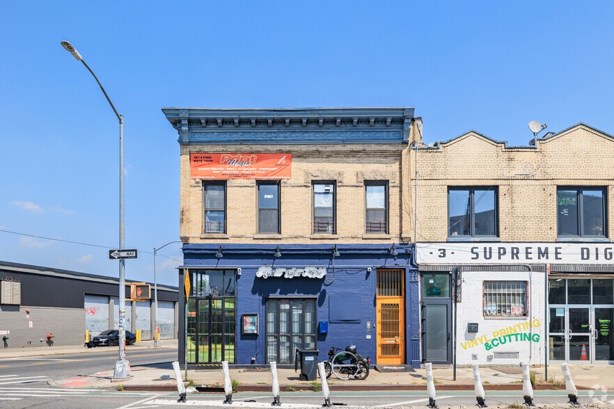 1 Knickerbocker Ave, Brooklyn, NY for lease - Primary Photo - Image 1 of 12