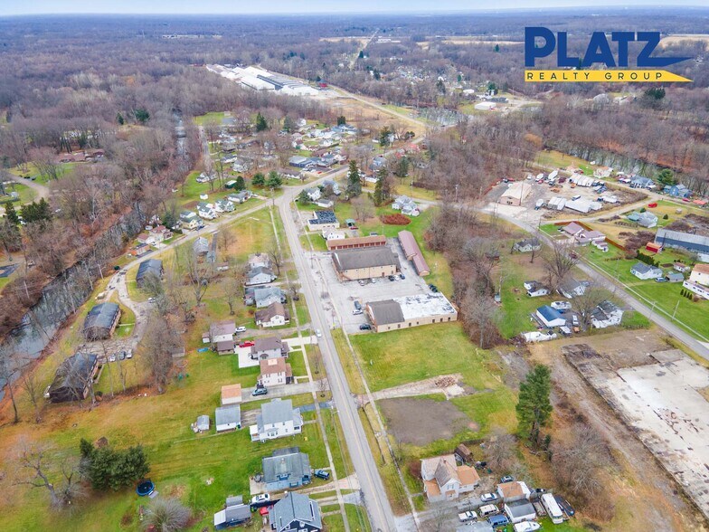 611 N Canal St, Newton Falls, OH à vendre - Photo principale - Image 1 de 7