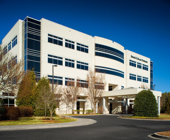 1650 Skylyn Dr, Spartanburg, SC à louer - Photo du bâtiment - Image 1 de 2