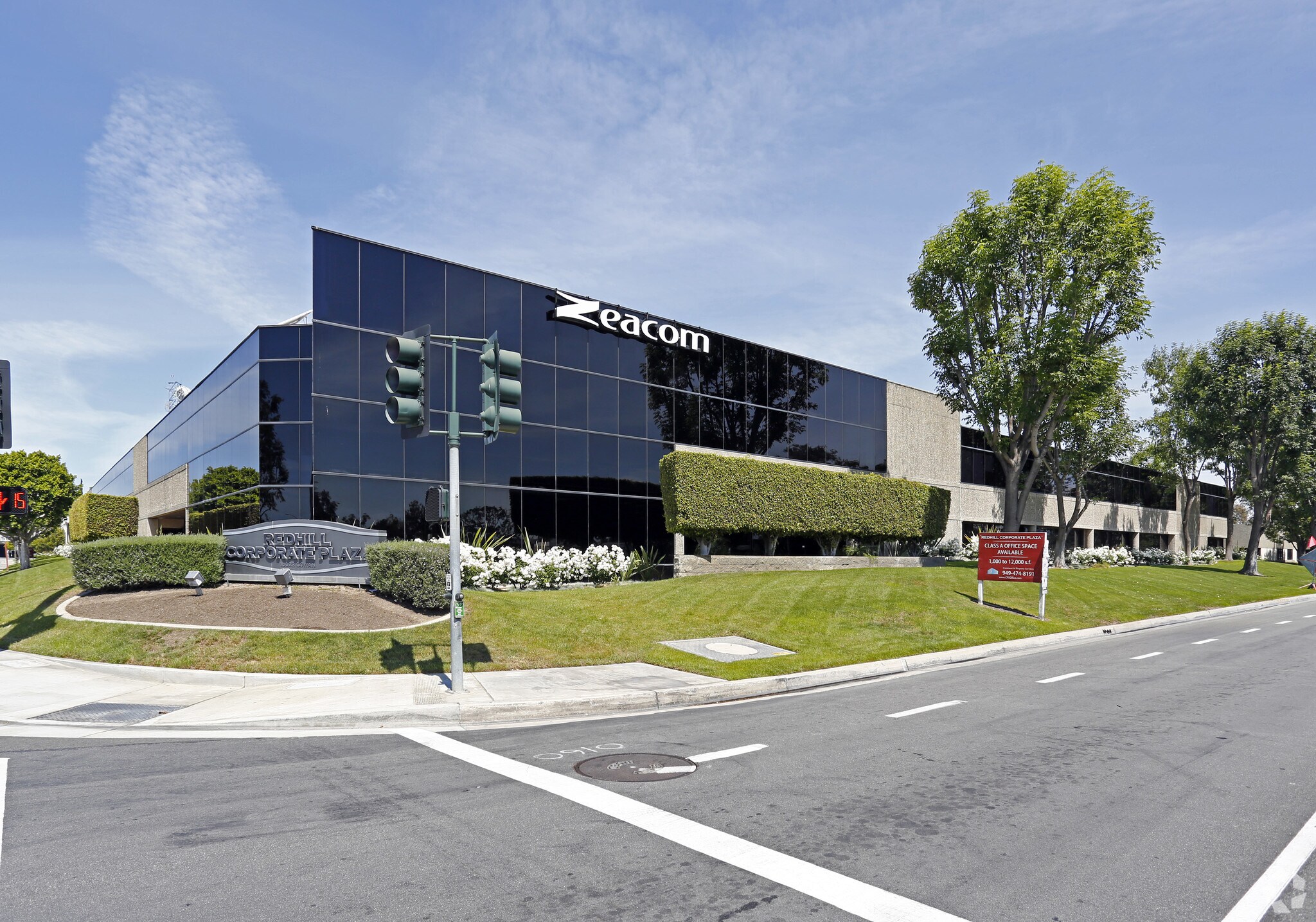 18022 Cowan, Irvine, CA à louer Photo du bâtiment- Image 1 de 6