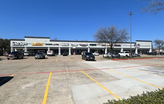More details for 2425-2435 SE Green Oaks Blvd, Arlington, TX - Retail for Lease