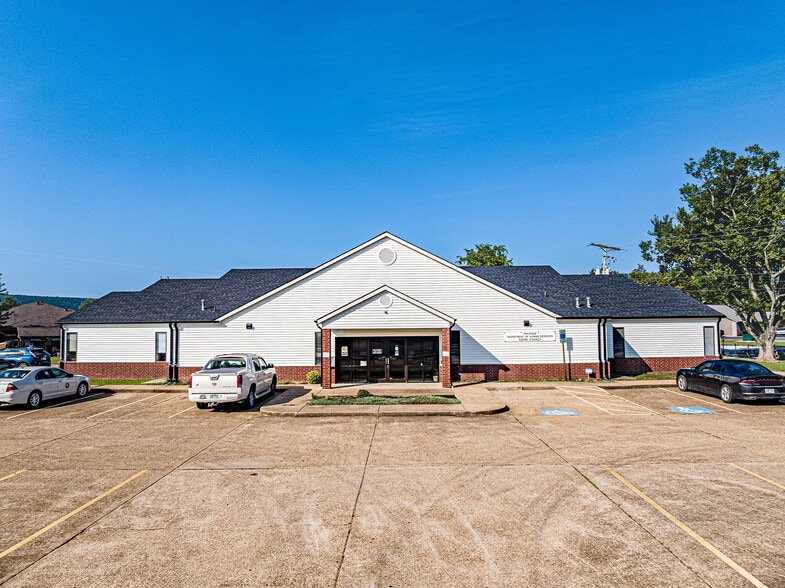 1821 E Main St, Mountain View, AR for sale - Primary Photo - Image 1 of 12
