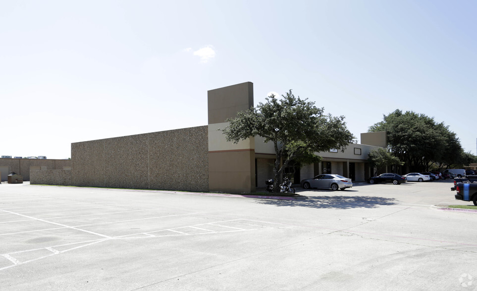 1200-1236 W Executive Dr, Richardson, TX for lease - Building Photo - Image 3 of 8